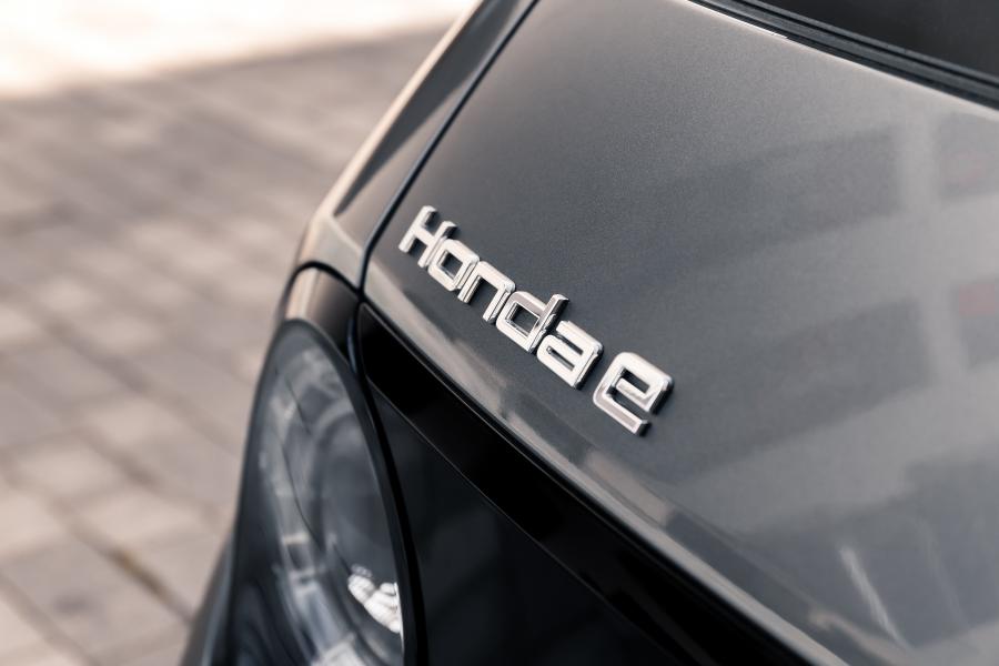 Логотип Honda e 2020 года  (UK) (фото 30 из 40)